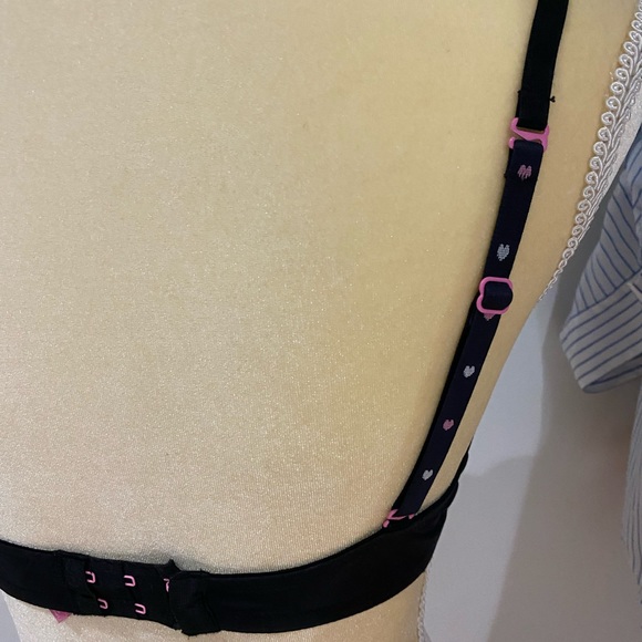 NWOT Victoria’s Secret Pink Plunge Push-Up Bra, Size 36C - Picture 2 of 5